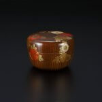 Old Zelkova Wood Tea Container With Design of Chrysanthemums in Maki-e