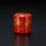 Scarlet Tea Container With Design of Seaweeds And Seashells