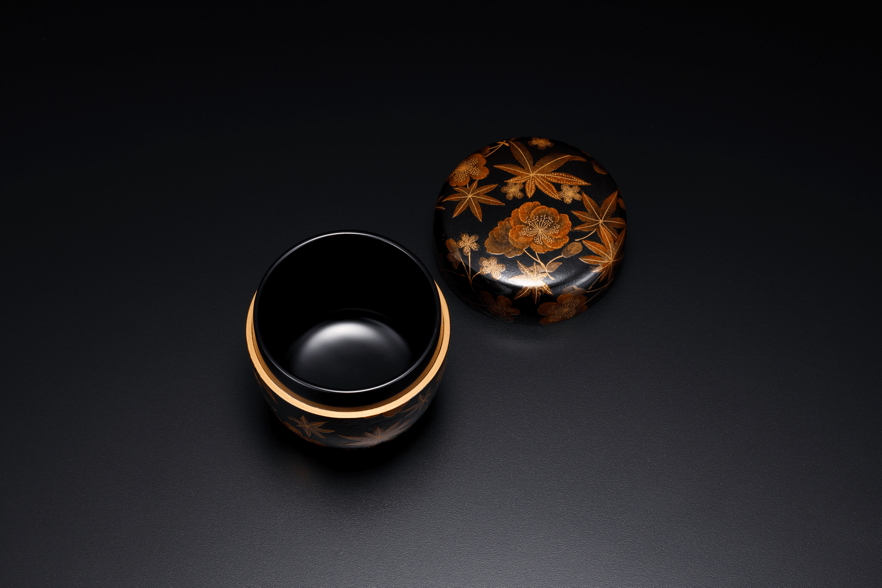 Large Black Lacquered Tea Caddy with Cloud Brocade Design